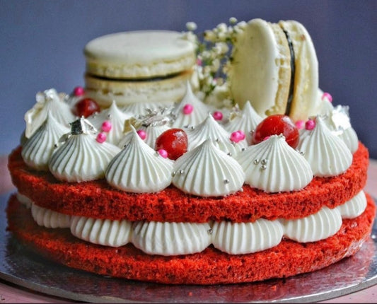 Red Velvet Macarons Cake